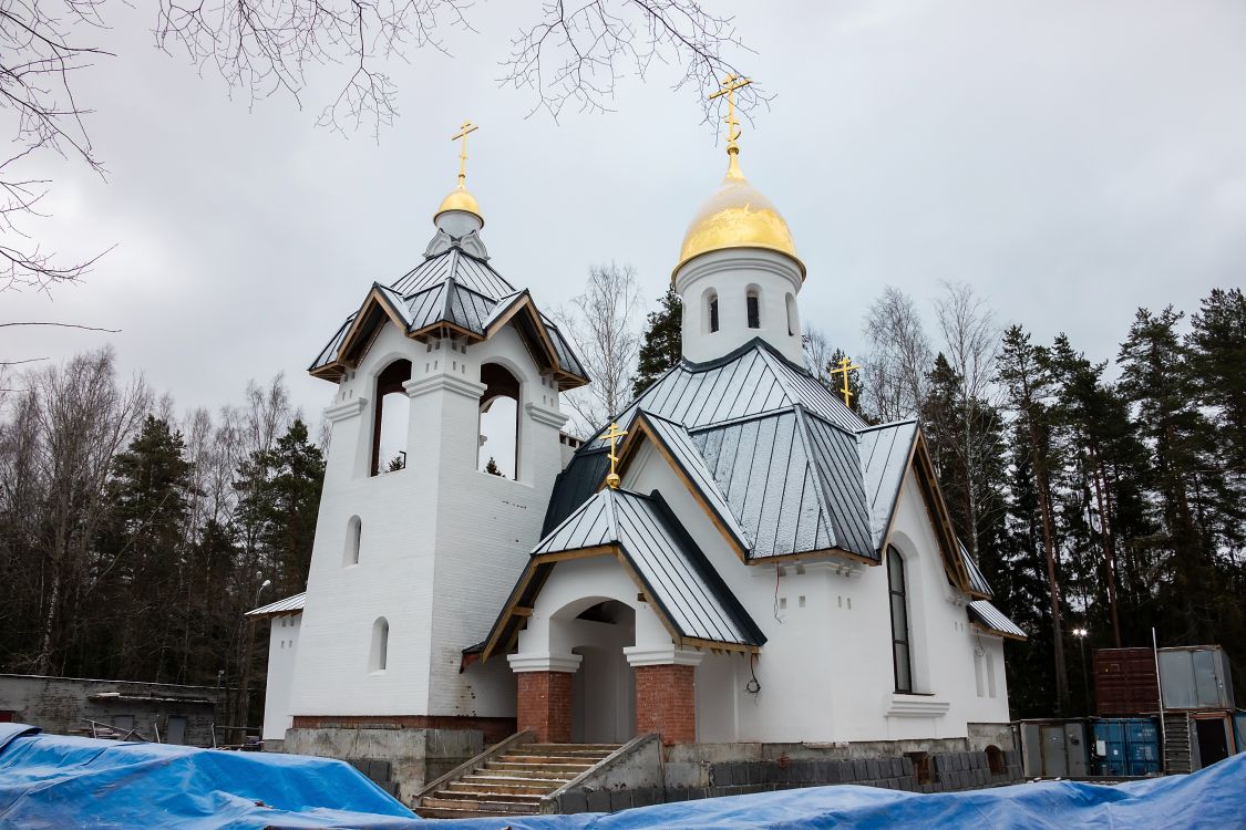 Зеленогорск. Церковь Георгия Победоносца в Красавице. фасады, Вид строящегося храма с юго-западной стороны (декабрь 2019г.)