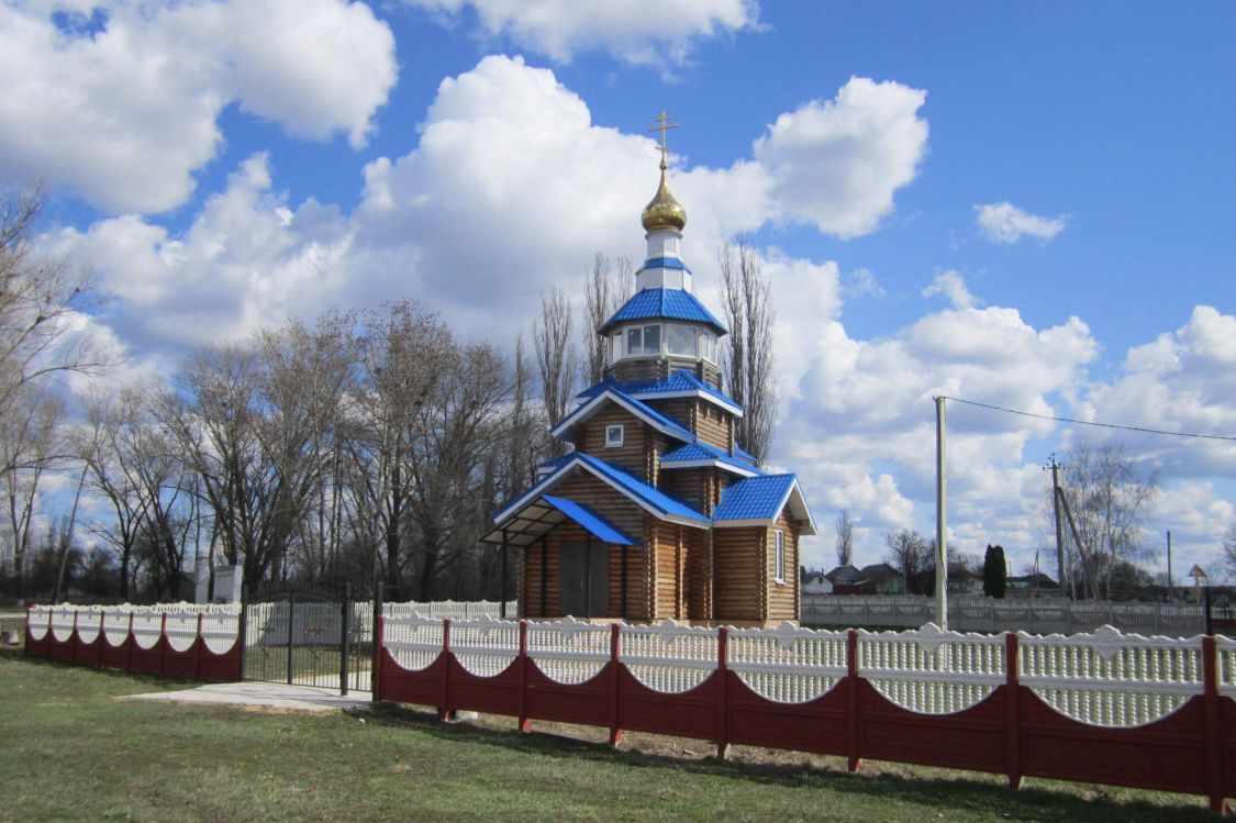 Церковь Покрова Пресвятой Богородицы, Сухие Гаи (Верхнехавский район, Воронежская область). общий вид в ландшафте