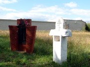 Часовенный столб на Ахтубинском кладбище, Рядом с памятником погибшим в войне уроженцам деревни.<br>, Нижнекамск, Нижнекамский район, Республика Татарстан