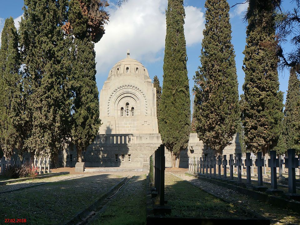 Салоники (Θεσσαλονίκη). Неизвестная часовня-усыпальница. фасады