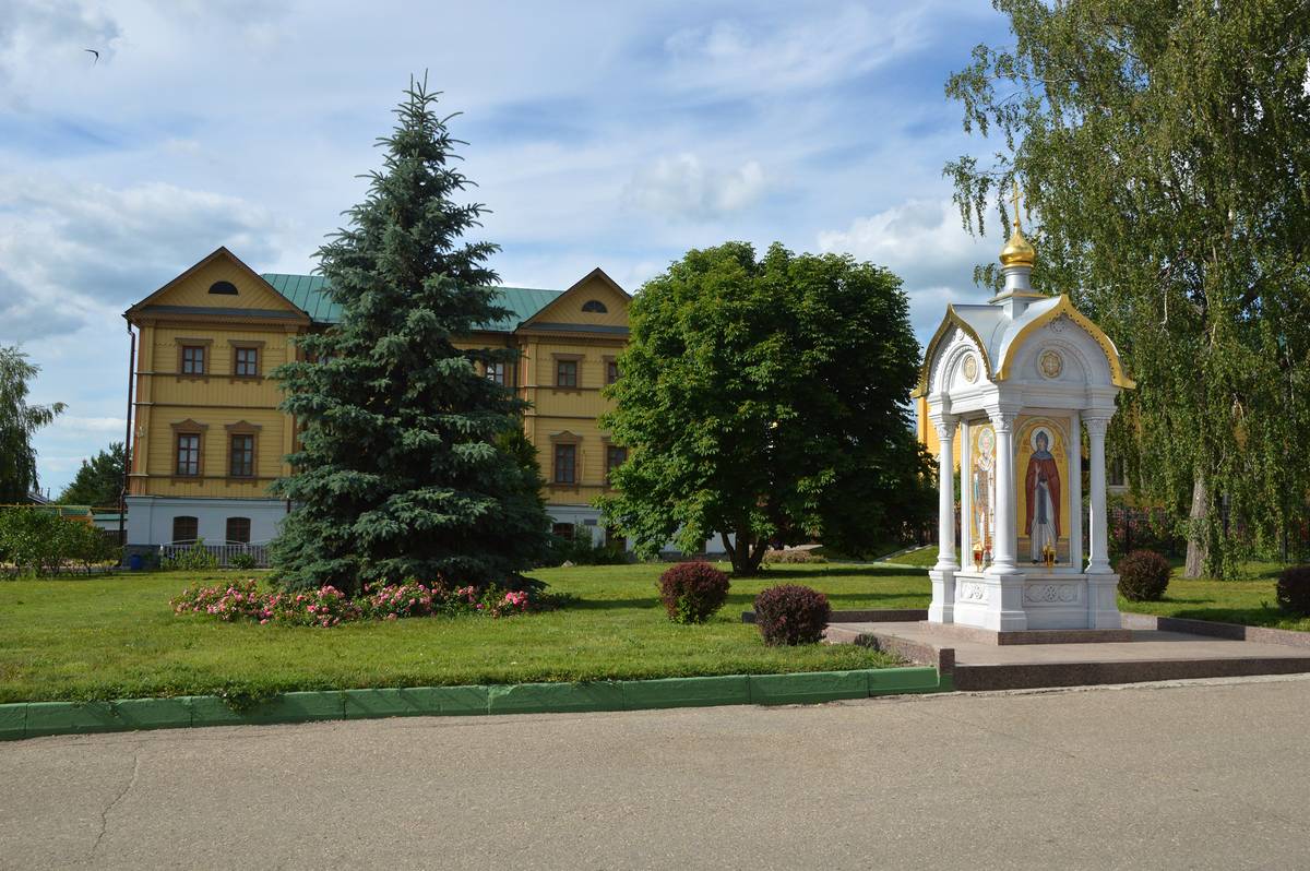 Серафимо-Дивеевский Троицкий монастырь. Часовня Александры Дивеевской, Дивеево (Дивеевский район, Нижегородская область). художественные фотографии