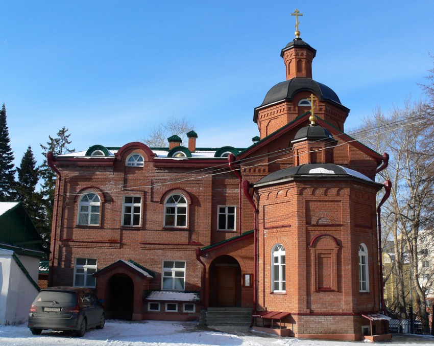 Томск. Церковь Иоанна Предтечи. фасады, Крестильный храм на территории Петропавловского собора