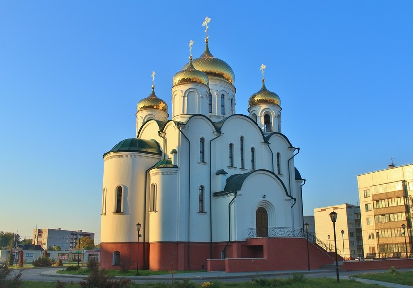 Великие Луки. Церковь Тихона, Патриарха Всероссийского. фасады