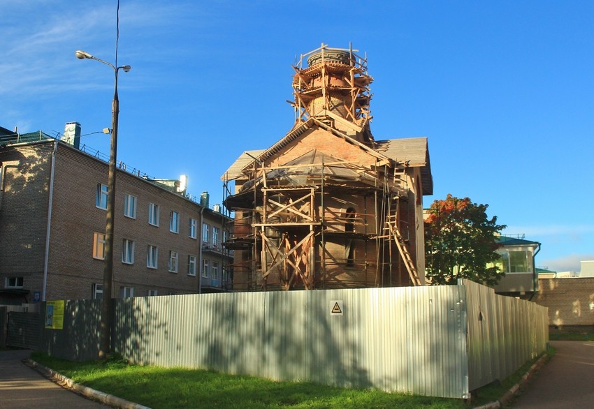 Церковь Луки (Войно-Ясенецкого) при городской больнице, Псков (Псков, город, Псковская область). документальные фотографии