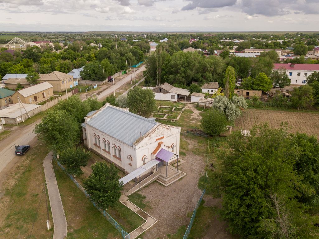 Неизвестная церковь, Караспан (Обручевка) (Туркестанская область, Казахстан). общий вид в ландшафте