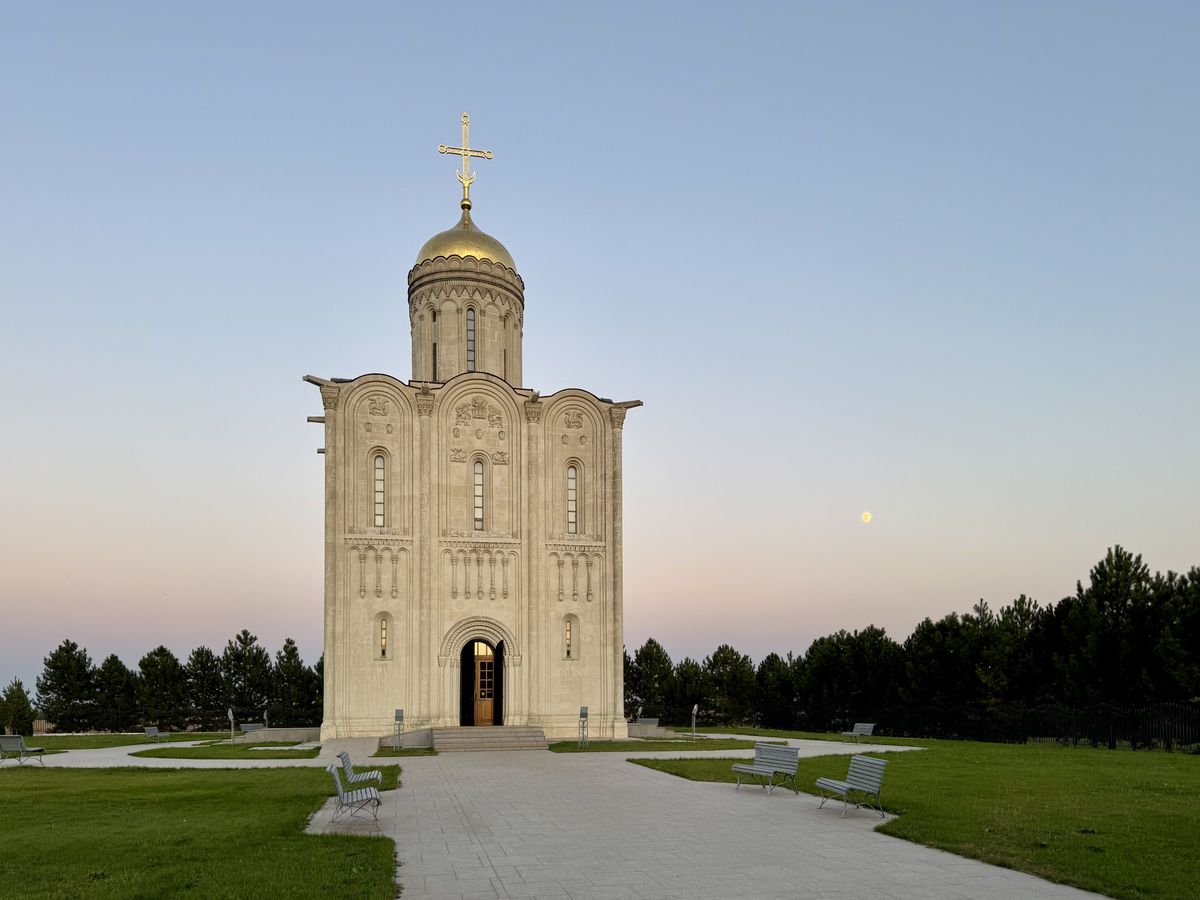 Вид с запада, фасады. Церковь Владимира равноапостольного, Аргатов (Усть-Лабинский район, Краснодарский край)