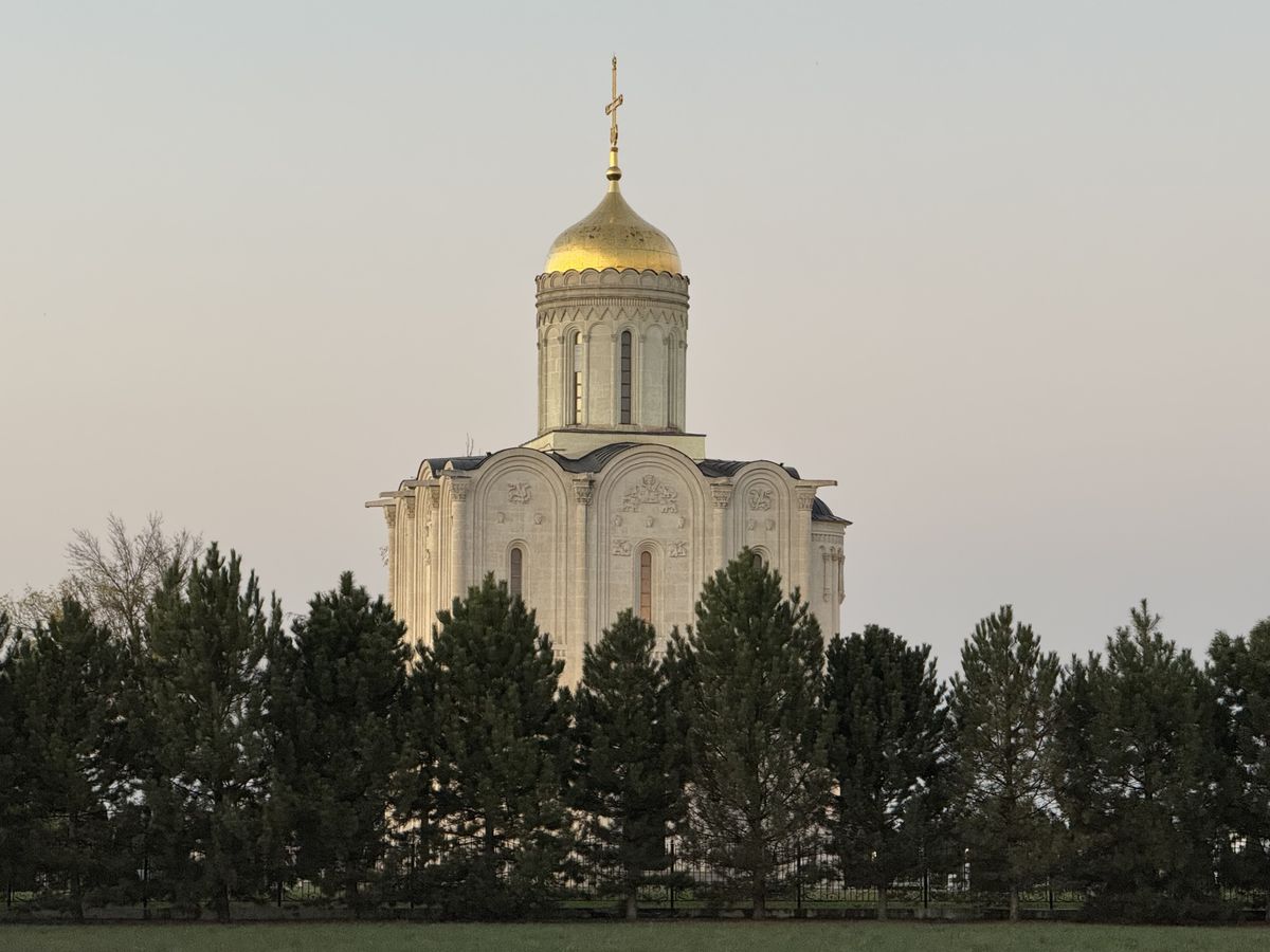 Вид с юга, общий вид в ландшафте. Церковь Владимира равноапостольного, Аргатов (Усть-Лабинский район, Краснодарский край)