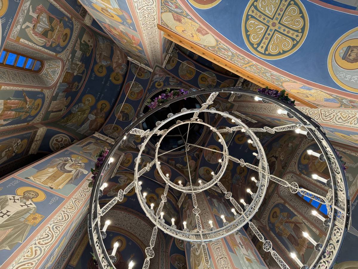 Паникадило, интерьер и убранство. Церковь Владимира равноапостольного, Аргатов (Усть-Лабинский район, Краснодарский край)