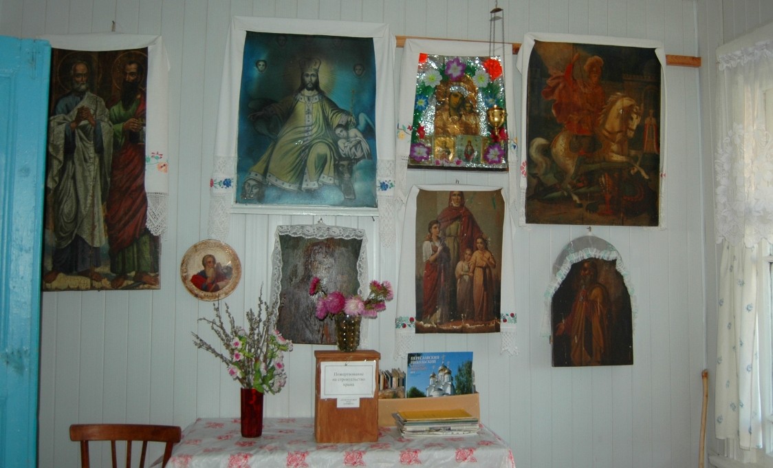 Михаила Архангела церковь, Лабазы (Курманаевский район, Оренбургская область). интерьер и убранство,        Фрагмент внутреннего  убранства  молитвенного  дома в Лабазах.