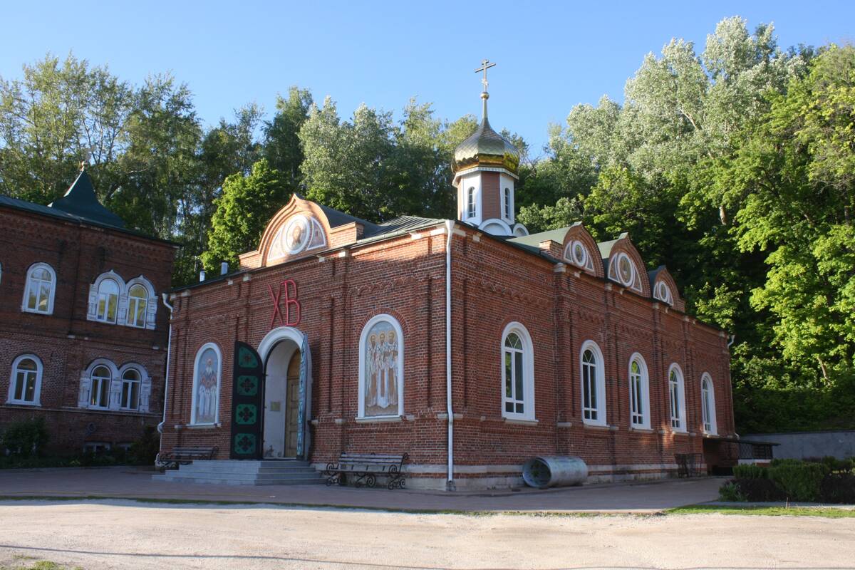 Спасская Пронская мужская пустынь. Церковь Трёх Святителей, Пронск (Пронский район, Рязанская область). фасады