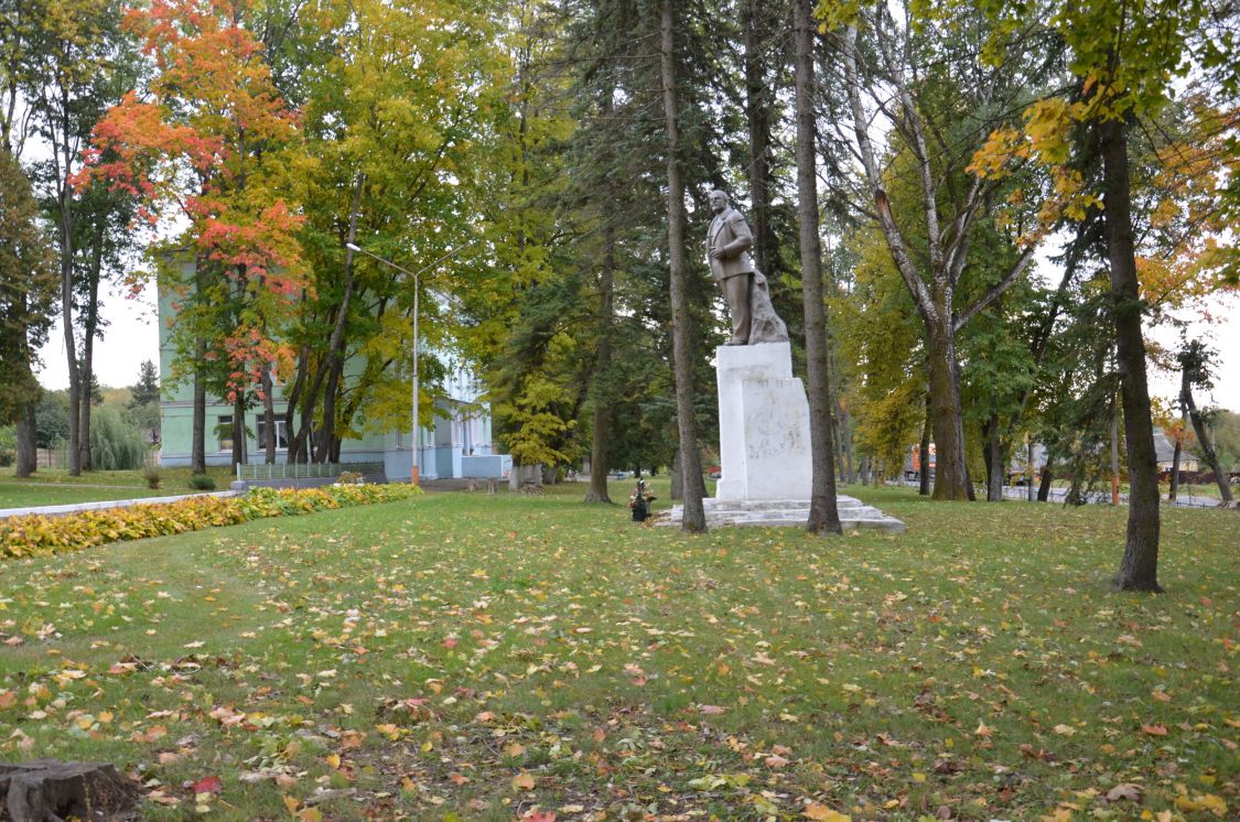 Кокино. Церковь Покрова Пресвятой Богородицы. общий вид в ландшафте, Церковь находилась на месте памятника Ленину