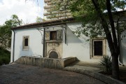 Церковь Николая Чудотворца, Вид на южный фасад и портал<br>, Плевен, Плевенская область, Болгария