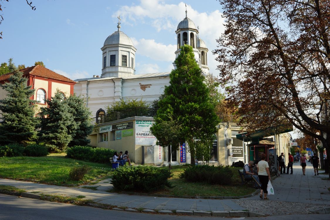 Церковь Троицы Живоначальной, Плевен (Плевенская область, Болгария). фасады