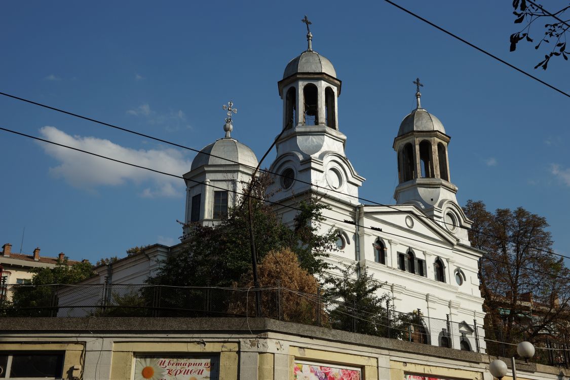 Церковь Троицы Живоначальной, Плевен (Плевенская область, Болгария). фасады