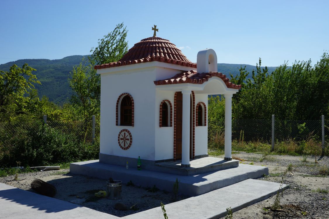 Часовня Георгия Победоносца, Рила (Кюстендилская область, Болгария). общий вид в ландшафте