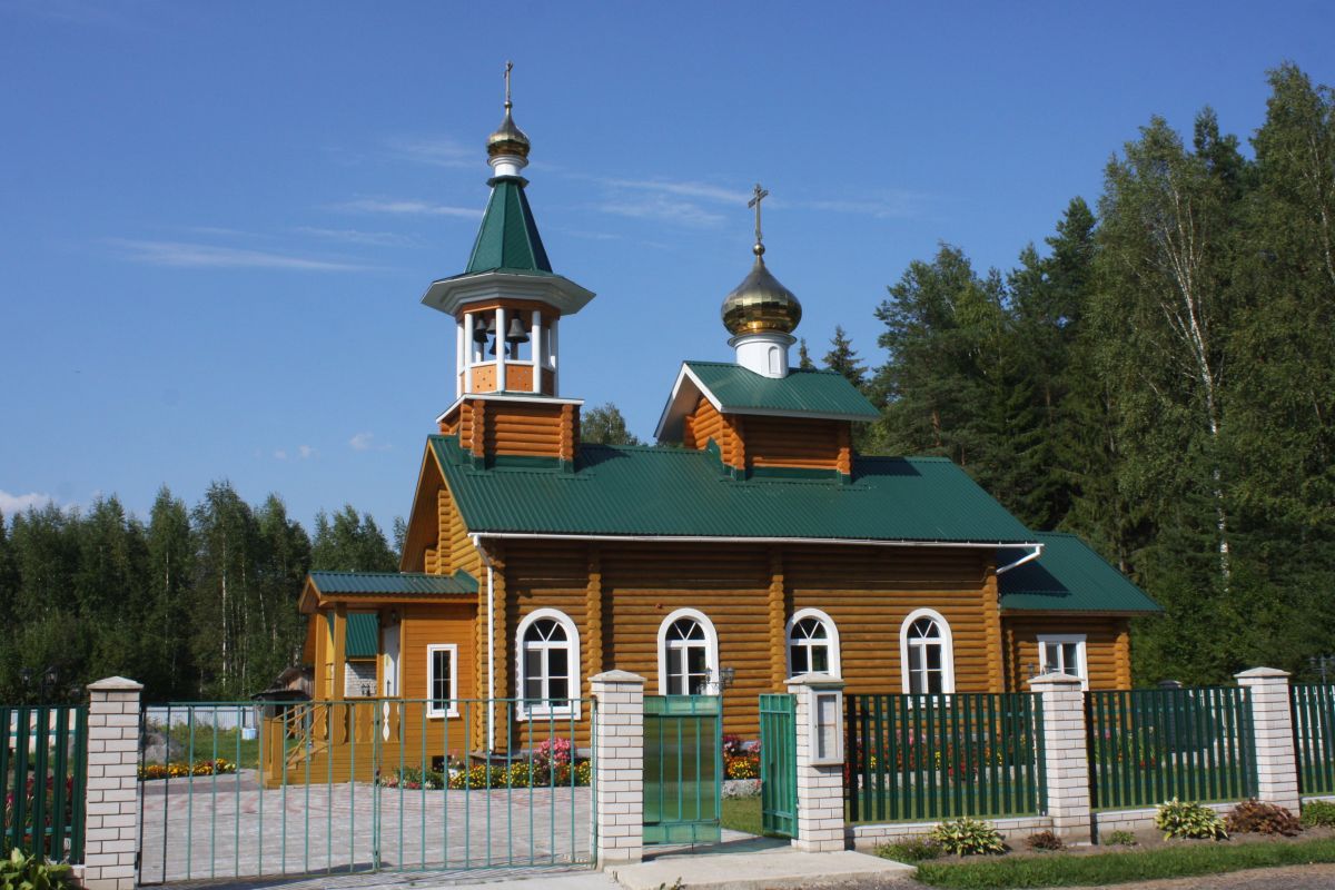 Церковь Серафима Саровского, Хохлово (Кадуйский район, Вологодская область). фасады