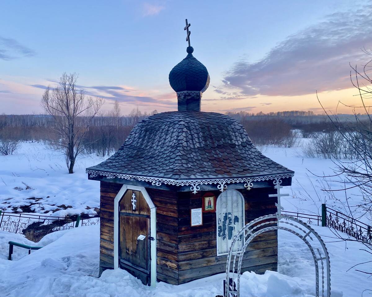 Часовня Пантелеимона Целителя, Кузедеево (Новокузнецкий район и г. Новокузнецк, Кемеровская область). фасады, Вид с СВ