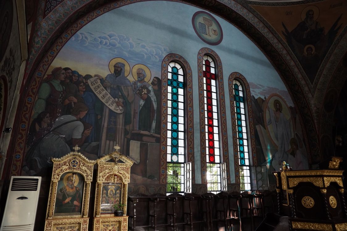 Пловдив. Церковь Иоанна Рыльского. интерьер и убранство