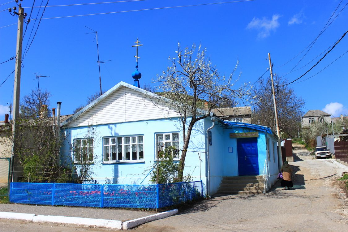 Кисловодск. Церковь Покрова Пресвятой Богородицы (старая). фасады