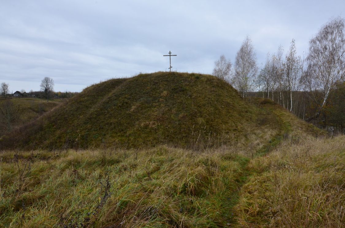 Церковь Вознесения Господня, Вормино (Мглинский район, Брянская область). общий вид в ландшафте, Церковное место (вид с востока)