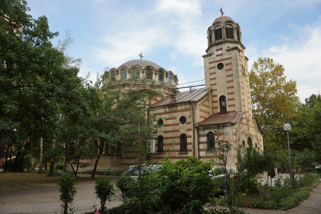 Церковь Успения Пресвятой Богородицы, Русе (Русенская область, Болгария). фасады