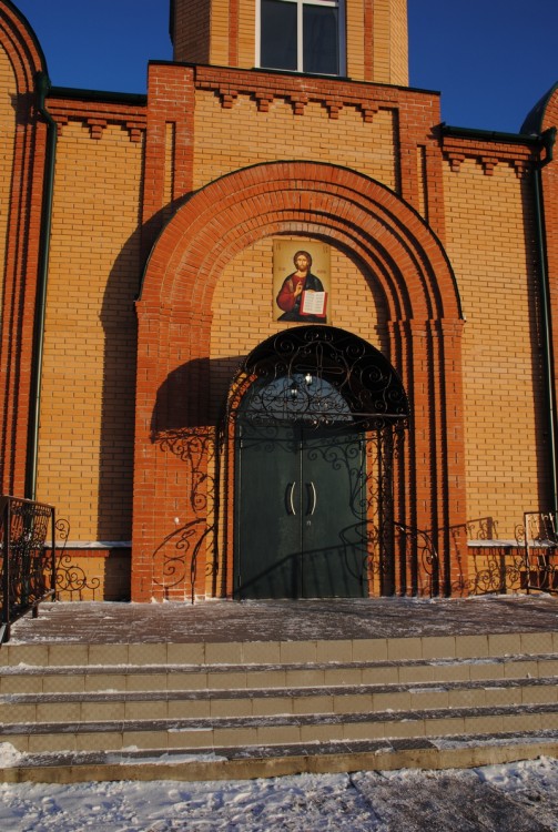 Церковь Петра и Павла (новая), Шушенское (Шушенский район, Красноярский край). архитектурные детали,  Церковь Петра и Павла (новая), вход.