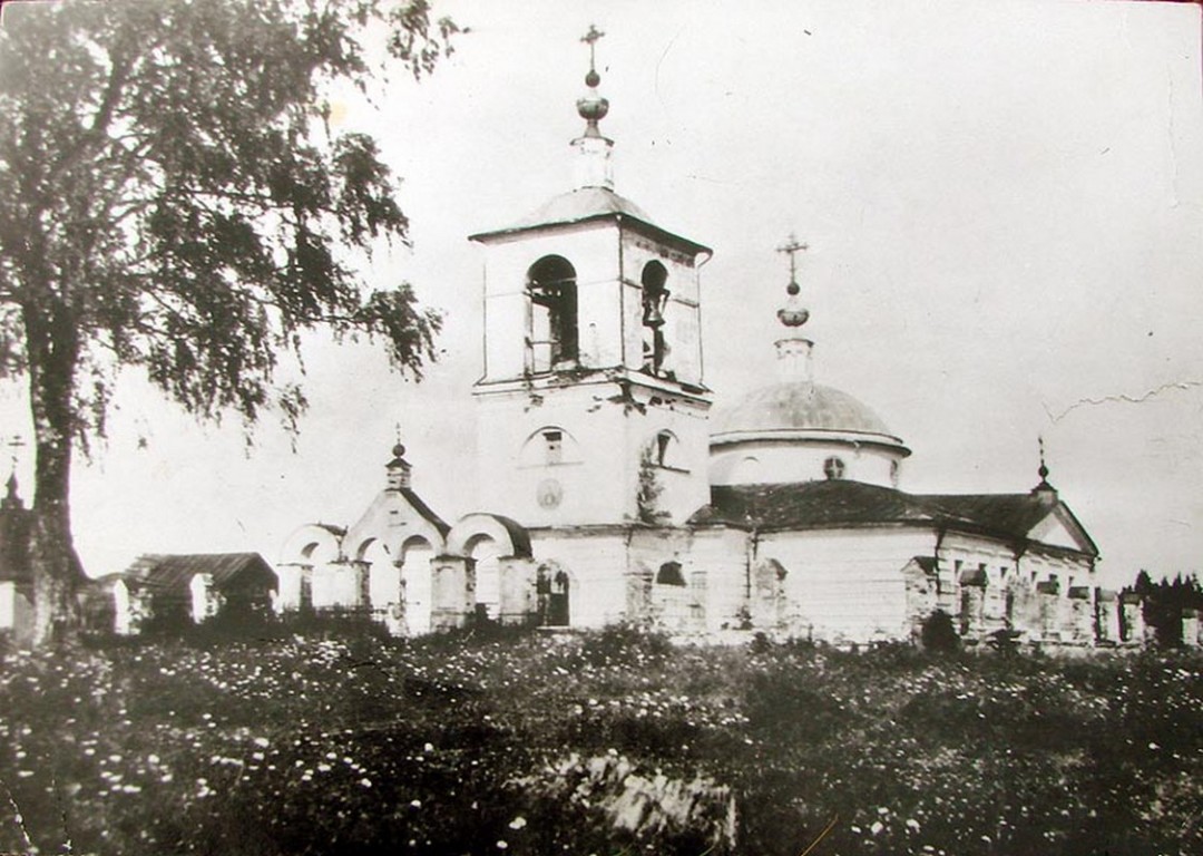 Рузино. Церковь Покрова Пресвятой Богородицы (старая). архивная фотография, С сайта http://ikanaev.ru/Ruzino.html