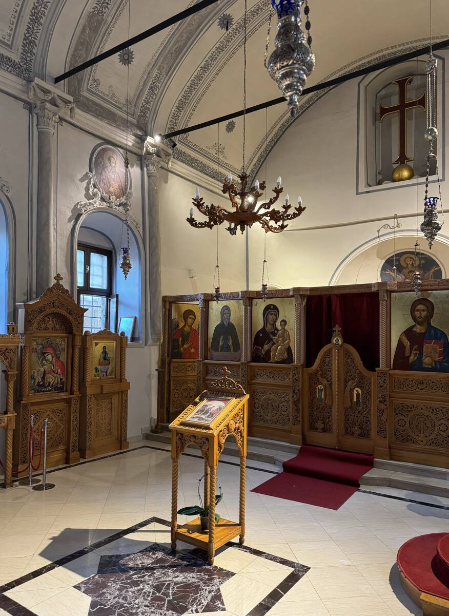 Церковь Алипия Столпника, Анталья (Анталья, Турция). интерьер и убранство, Интерьер