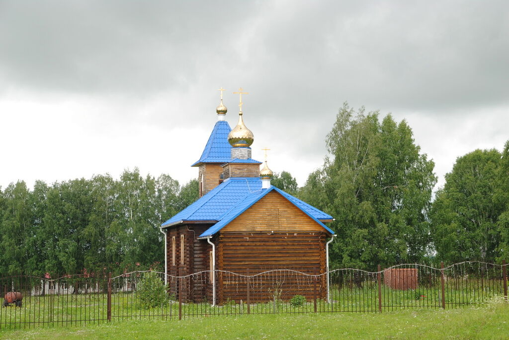 Церковь Успения Пресвятой Богородицы, Красный Яр (Ижморский район, Кемеровская область). общий вид в ландшафте, Вид с востока