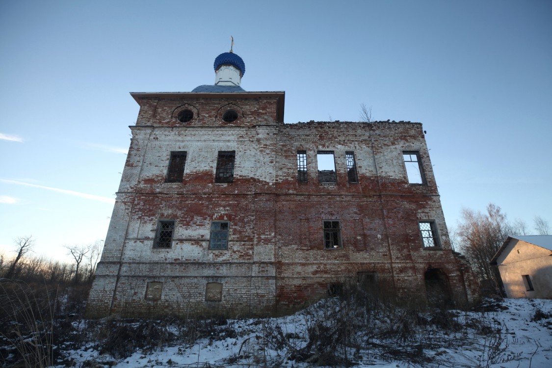 Пустынь. Исааковский Рождество-Богородицкий монастырь. Церковь Серафима Саровского. фасады