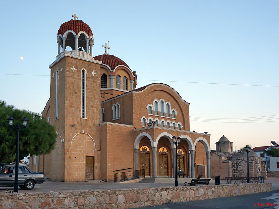 Церковь Михаила Архангела (новая), Френарос (Фамагуста, Кипр). фасады