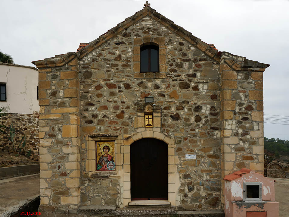 Церковь Георгия Победоносца, Капедас (Никосия, Кипр). фасады