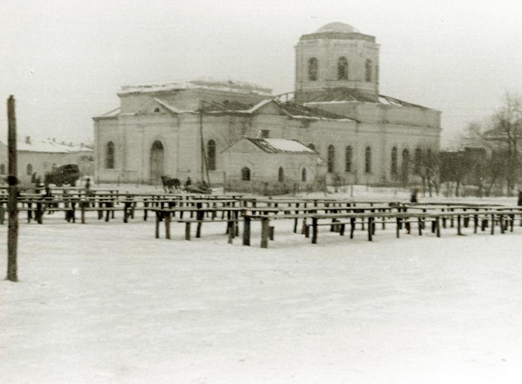 Фото 1943 г. с аукциона e-bay.de, архивная фотография. Собор Успения Пресвятой Богородицы и Михаила Архангела, Суджа (Суджанский район, Курская область)