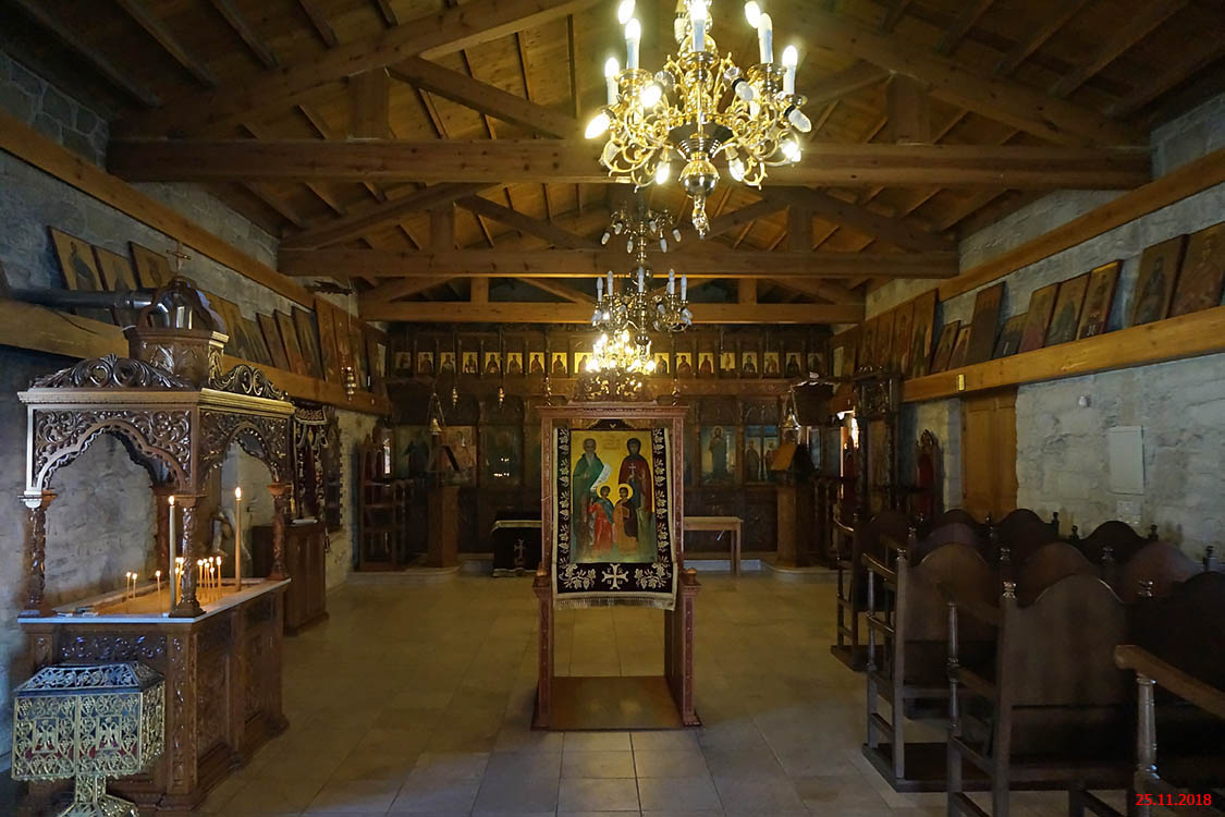 Мазотас. Церковь Ксенофонта Константинопольского (старая). интерьер и убранство