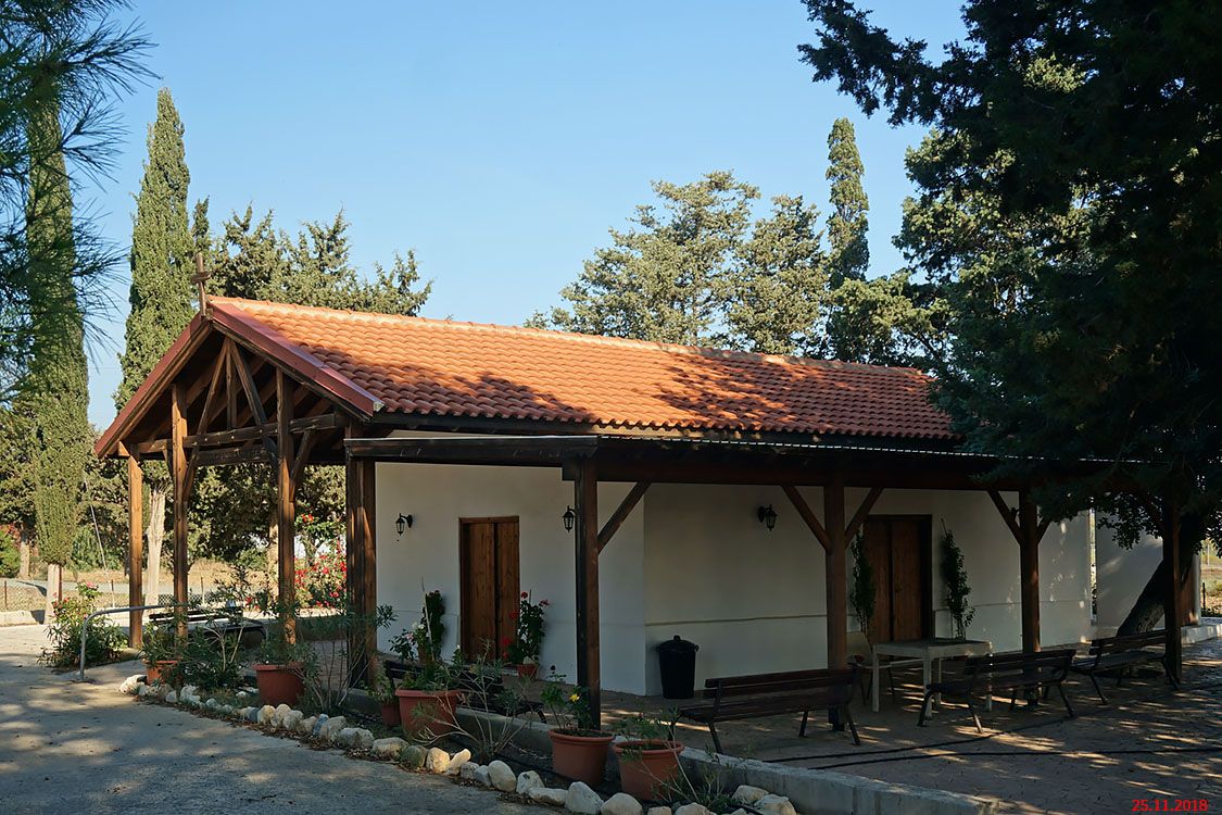 Церковь Космы и Дамиана, Марони (Ларнака, Кипр). фасады