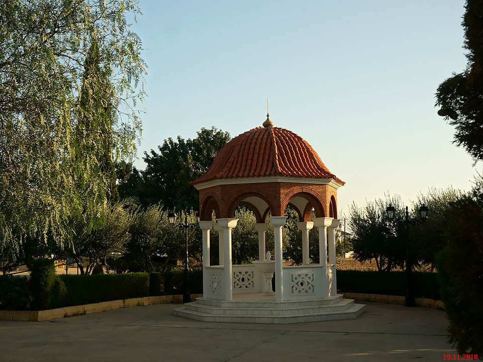 Часовня Димитрия Солунского, Паралимни (Фамагуста, Кипр). фасады