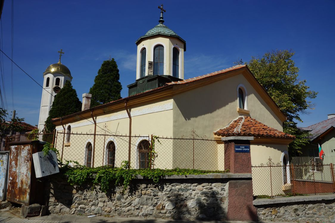 Церковь Димитрия Солунского, Асеновград (Пловдивская область, Болгария). фасады
