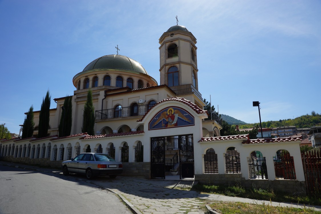 Церковь Михаила Архангела, Асеновград (Пловдивская область, Болгария). фасады