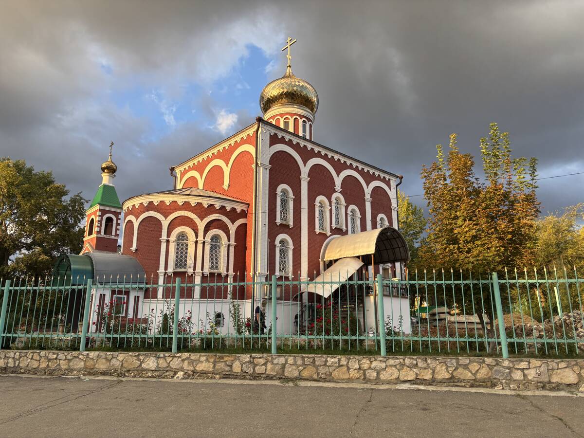 Церковь Духа Святого Утешителя, Жирновск (Жирновский район, Волгоградская область). общий вид в ландшафте
