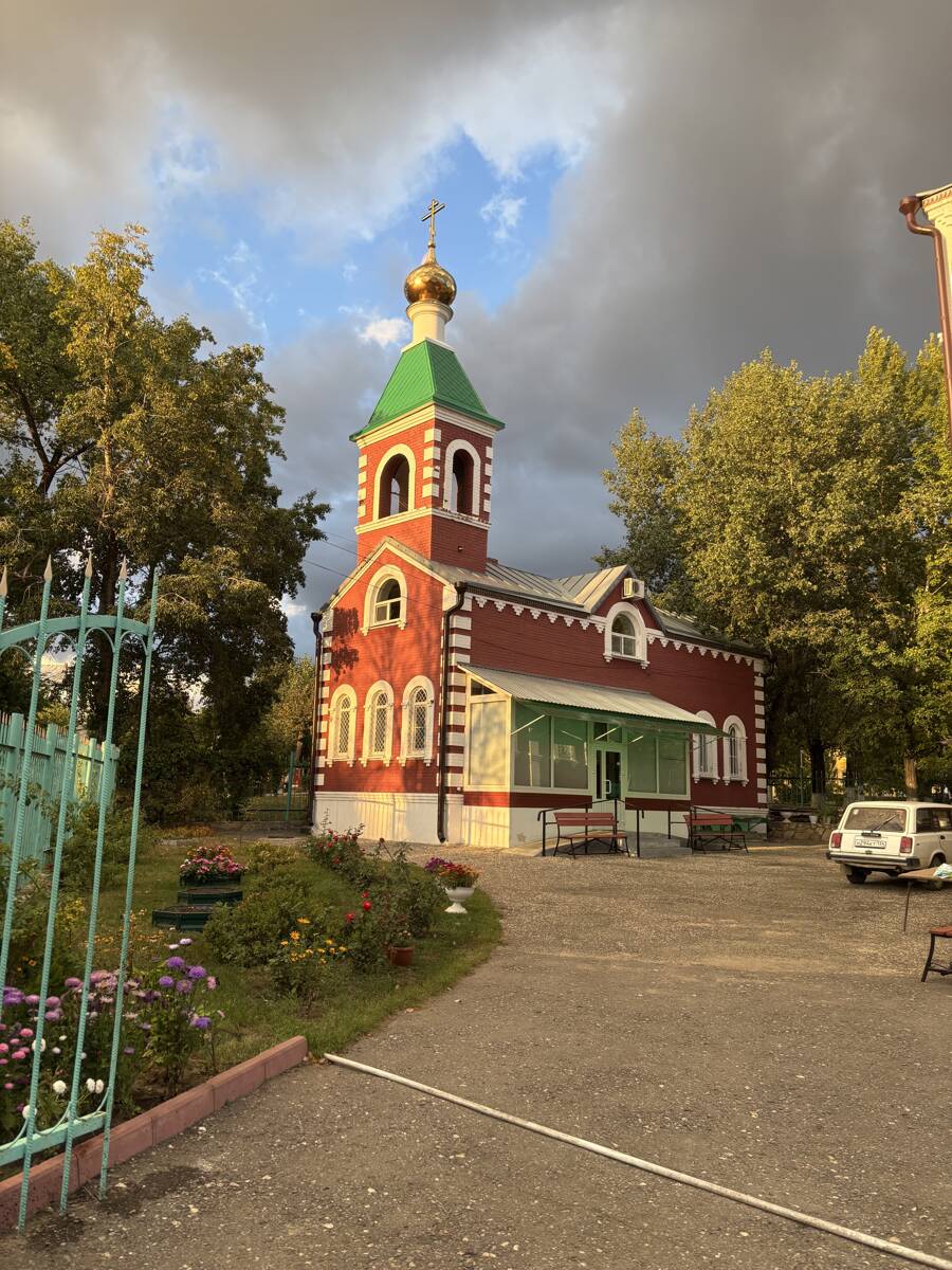Церковь Духа Святого Утешителя, Жирновск (Жирновский район, Волгоградская область). общий вид в ландшафте
