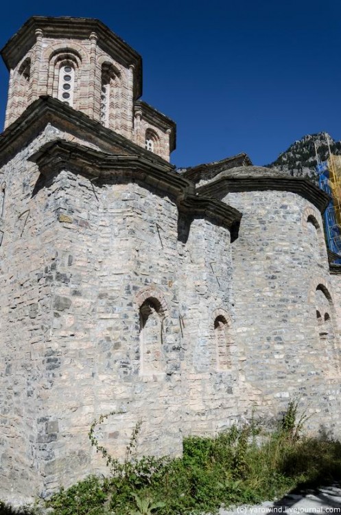 Литохоро. Монастырь Дионисия Олимпийского (старый). фасады