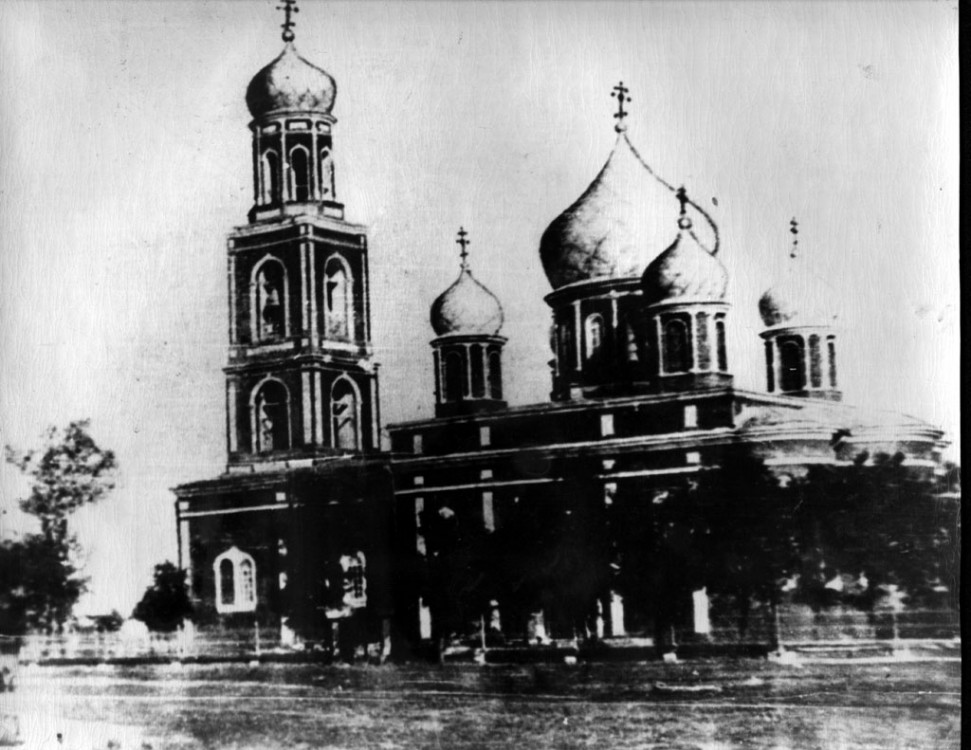 Обшаровка. Церковь Казанской иконы Божией Матери (утраченная). архивная фотография, Казанская церковь построенная  в Обшаровке в 1875 году. Фото предоставлено Ведерниковой Т.И., соавтором книги 