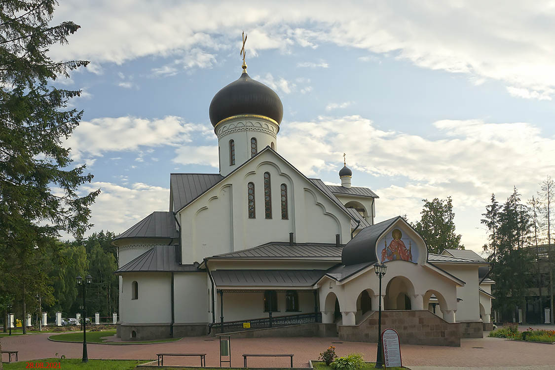 Церковь Троицы Живоначальной (каменная) в Троицке, Троицк (Троицкий административный округ (ТАО), г. Москва). фасады