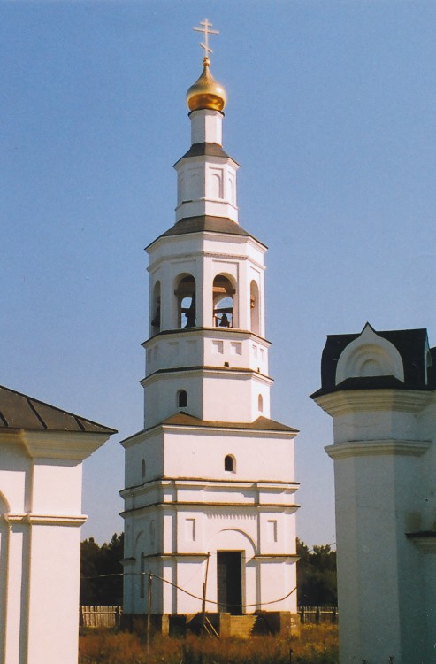 Патриаршее подворье Алексия, митрополита Московского, Исаково (Солнечногорский городской округ, Московская область). фасады