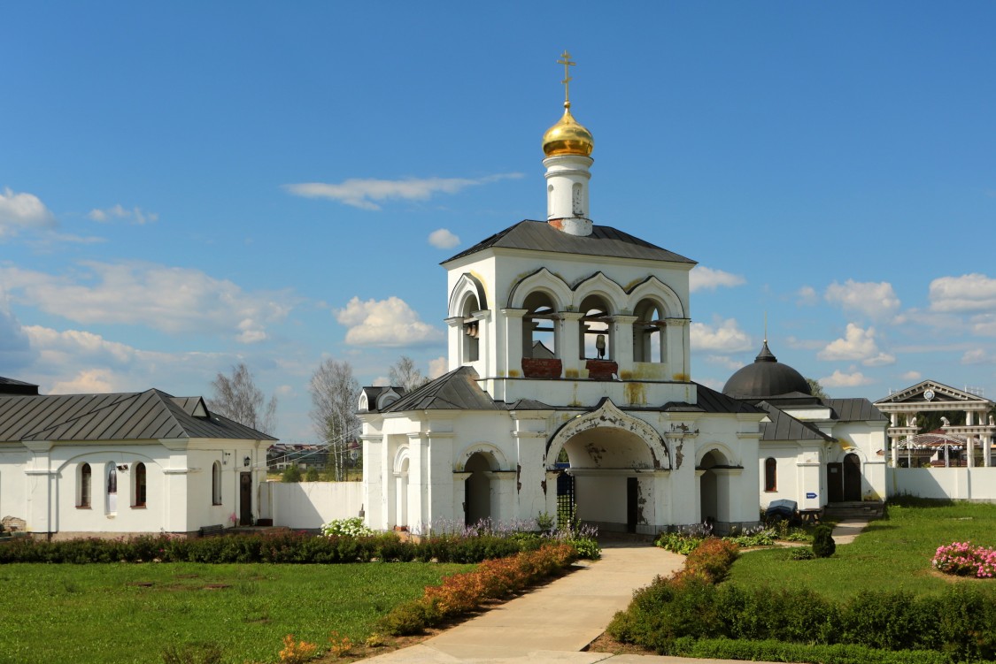 Исаково. Патриаршее подворье Алексия, митрополита Московского. фасады