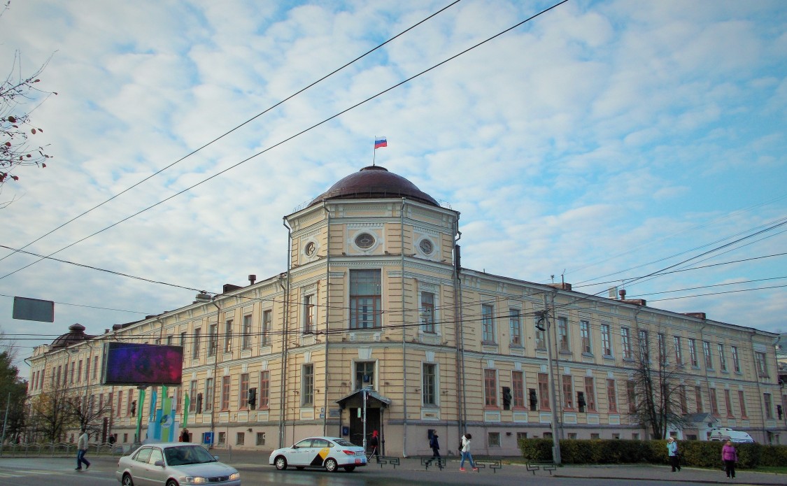 Томск. Домовая церковь Пантелеимона Целителя при бывших клиниках Императорского Томского университета. фасады