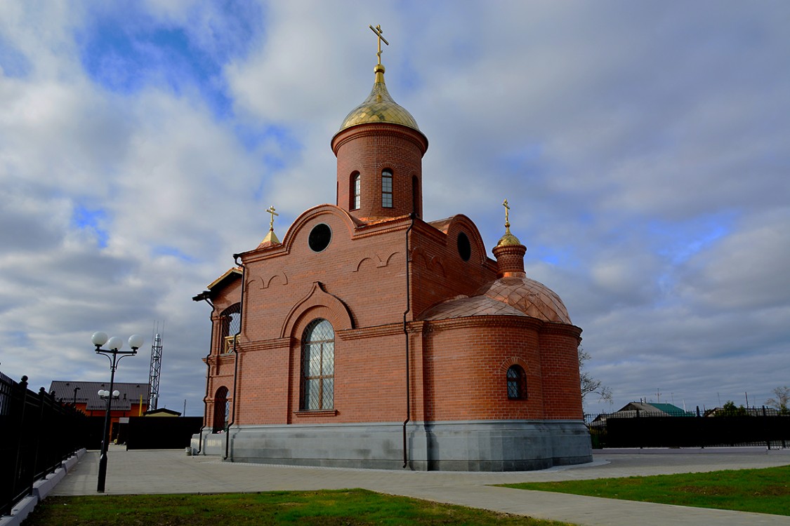 Церковь Троицы Живоначальной (новая), Песчанотаволжанское (Шадринский район и г. Шадринск, Курганская область). фасады