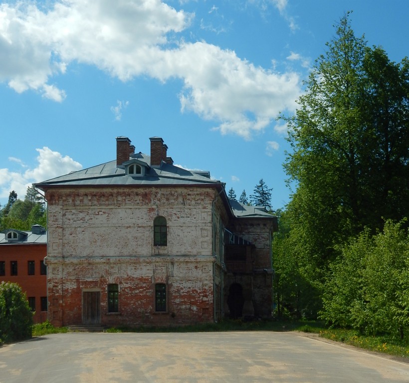 Всехсвятский скит Иосифо-Волоцкого монастыря, Теряево (Волоколамский городской округ, Московская область). фасады