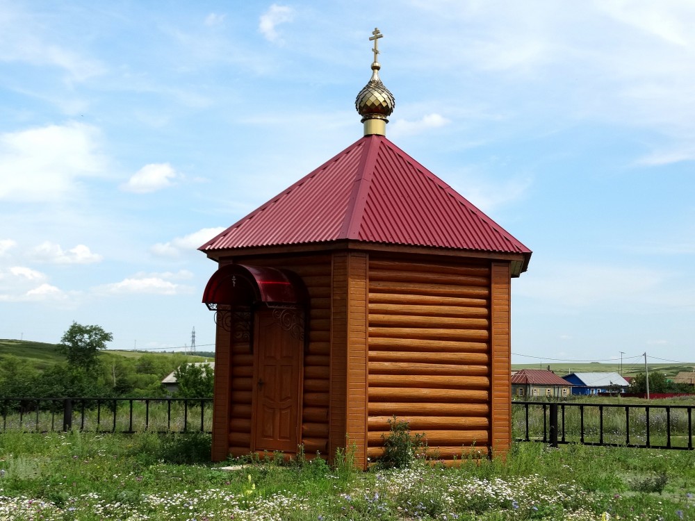 Часовня Троицы Живоначальной, Сарай-Гир (Матвеевский район, Оренбургская область). фасады