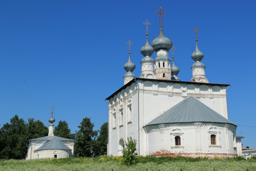 Суздаль. Храмовый комплекс. Церкви Петра и Павла и Николая Чудотворца. общий вид в ландшафте